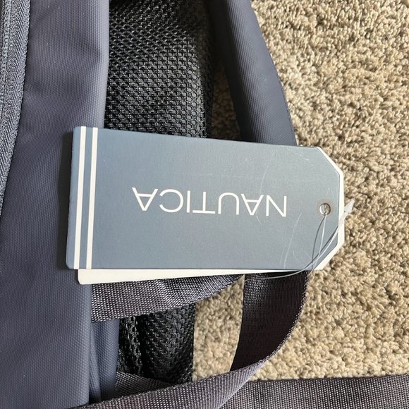 NWT, Nautica, Sport Duffel Bag. - Picture 6 of 8